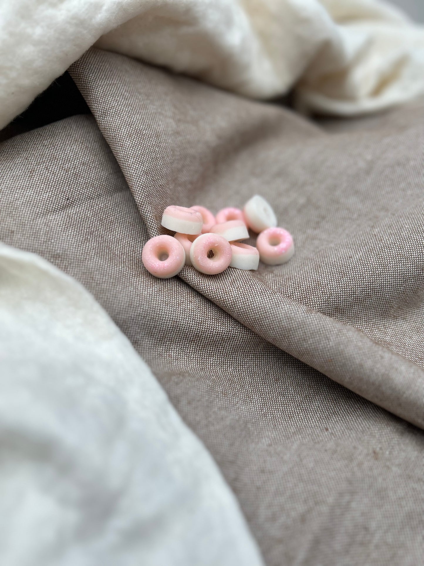 10 mini doughnut wax melt sample bags (15grams)